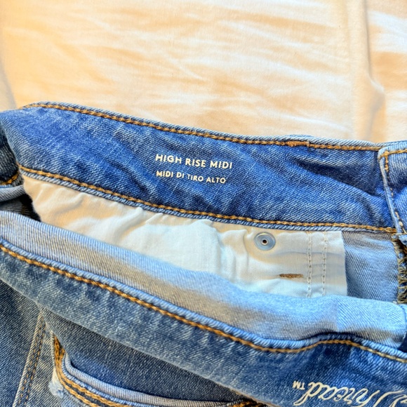 Universal Thread Light Blue Ripped Jean Shorts - Picture 5 of 5